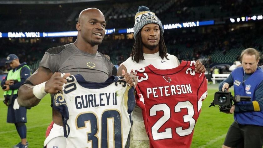 How to Make an NFL Jersey Swap, Part 1, Changing the Jersey