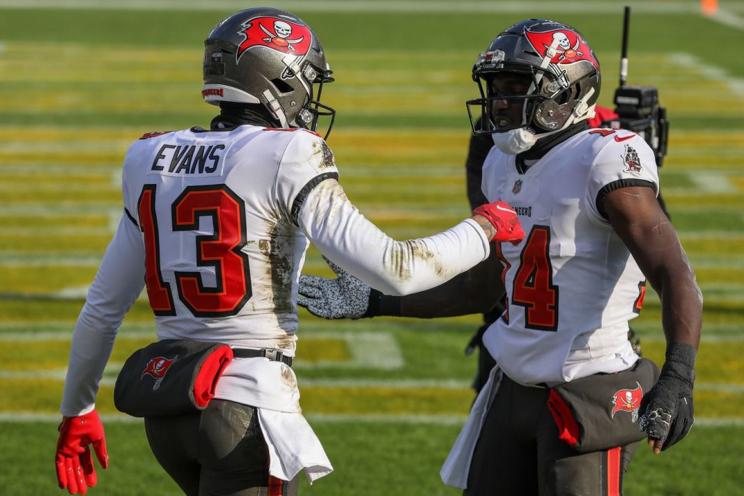 Buccaneers wide receivers Mike Evans and Chris Godwin/via Dylan Buell/Getty Images