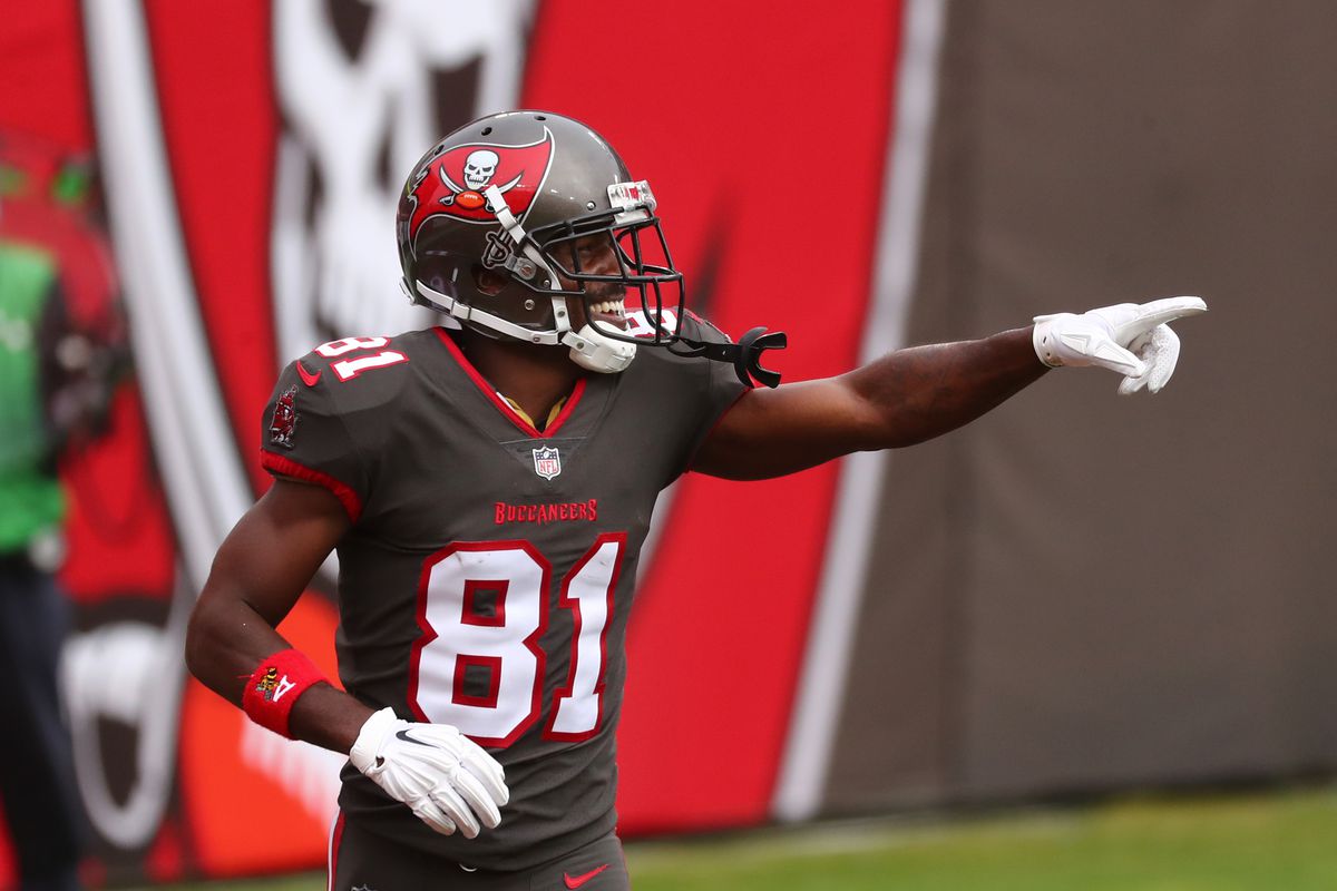 Tampa Bay Buccaneers wide receiver Antonio Brown (81) celebrates after scoring a touchdown against the Atlanta Falcons Kim Klement-USA TODAY Sports