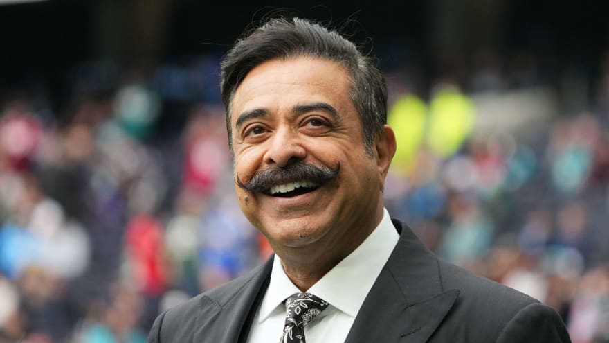 Jaguars owner Shad Khan appears to be all in on his coach Urban Meyer. Kirby Lee-USA TODAY Sports