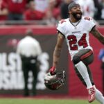 Buccaneers Would Consider Using Franchise Tag on DB Davis