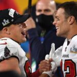 Buccaneers Brady Tells Gronk, “Need to Have Healthy Eating Habits to be Great This Season”