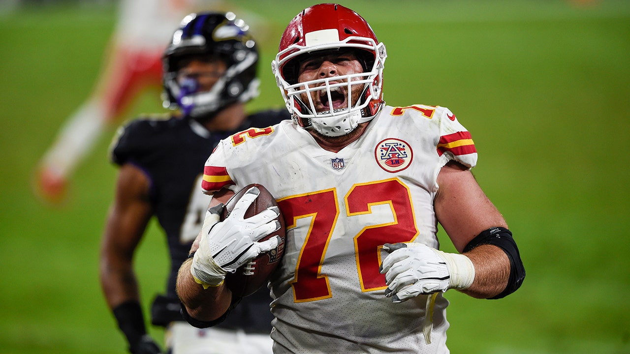 best offensive lineman free agents 2022