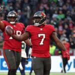 Watch: Buccaneers’ Fournette for Six