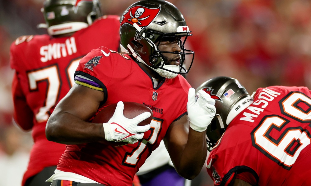 Buccaneers are set to release running back Leonard Fournette and offensive tackle Donavan Smith / via Associated Press