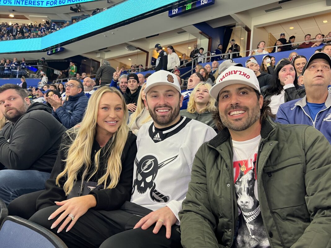 Buccaneers quarterback Baker Mayfield showing support to the Tampa Bay Lightning / via Tampa Bay Lightning