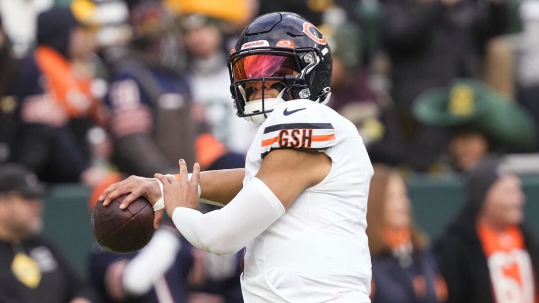 Should the Tampa Bay Buccaneers look into acquiring the Chicago Bears quarterback Justin Fields? / via Jeff Hanisch-USA TODAY Sports